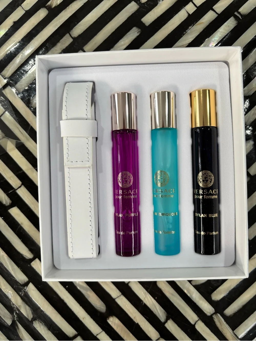 Versace Perfumes Gift Set - Picture 3 of 7